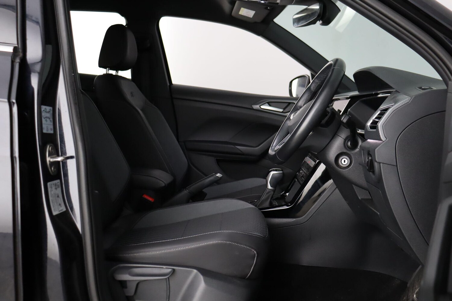 Used Volkswagen T-Cross 2023 for sale - 76913284: Photo 15