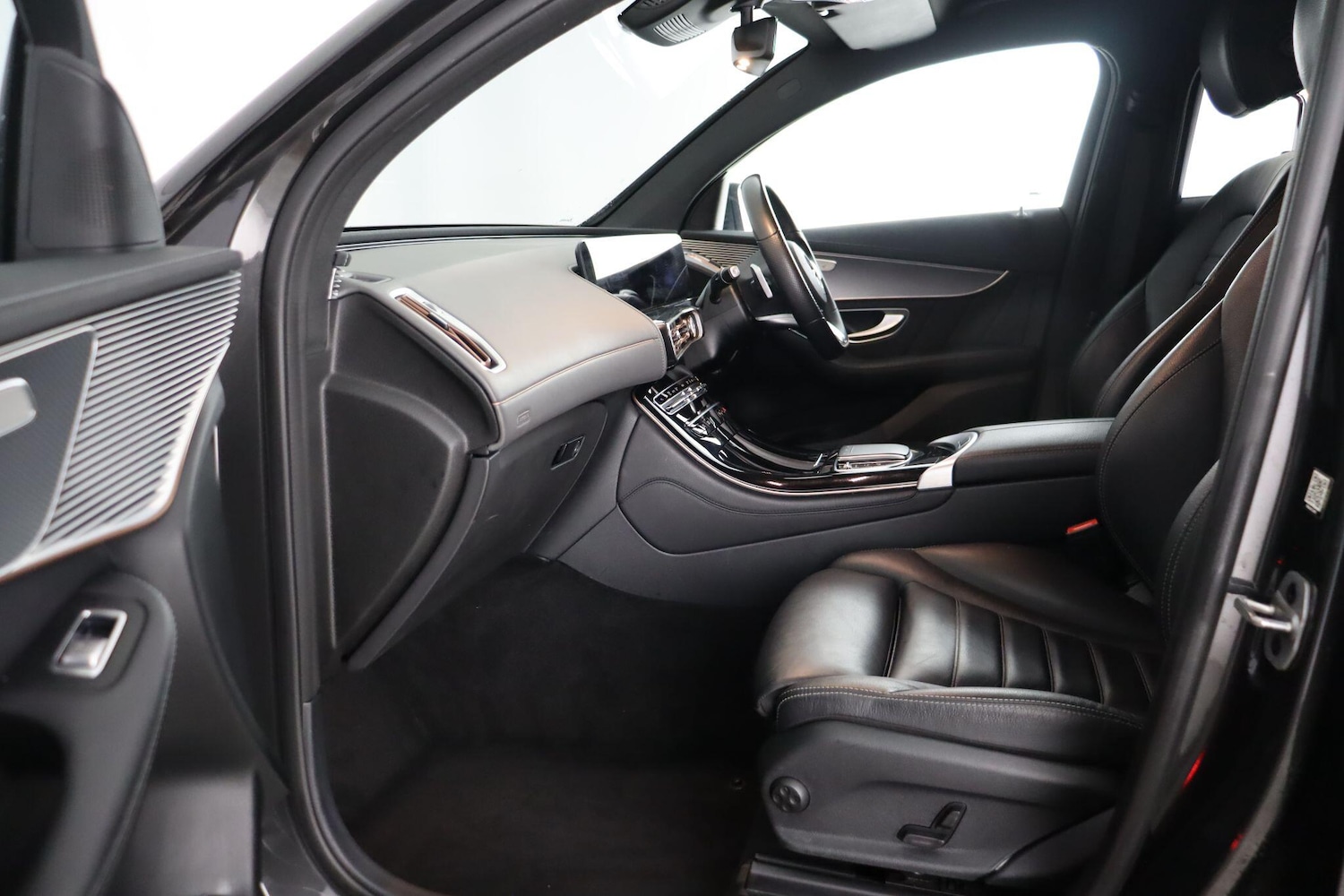 Used Mercedes-Benz EQC 2022 for sale - 77190610: Photo 12