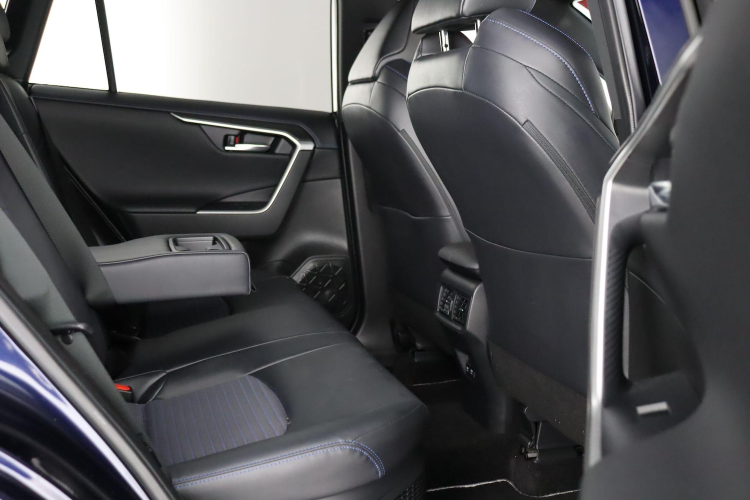 Used Toyota RAV4 2021 for sale - 76899215: Photo 13