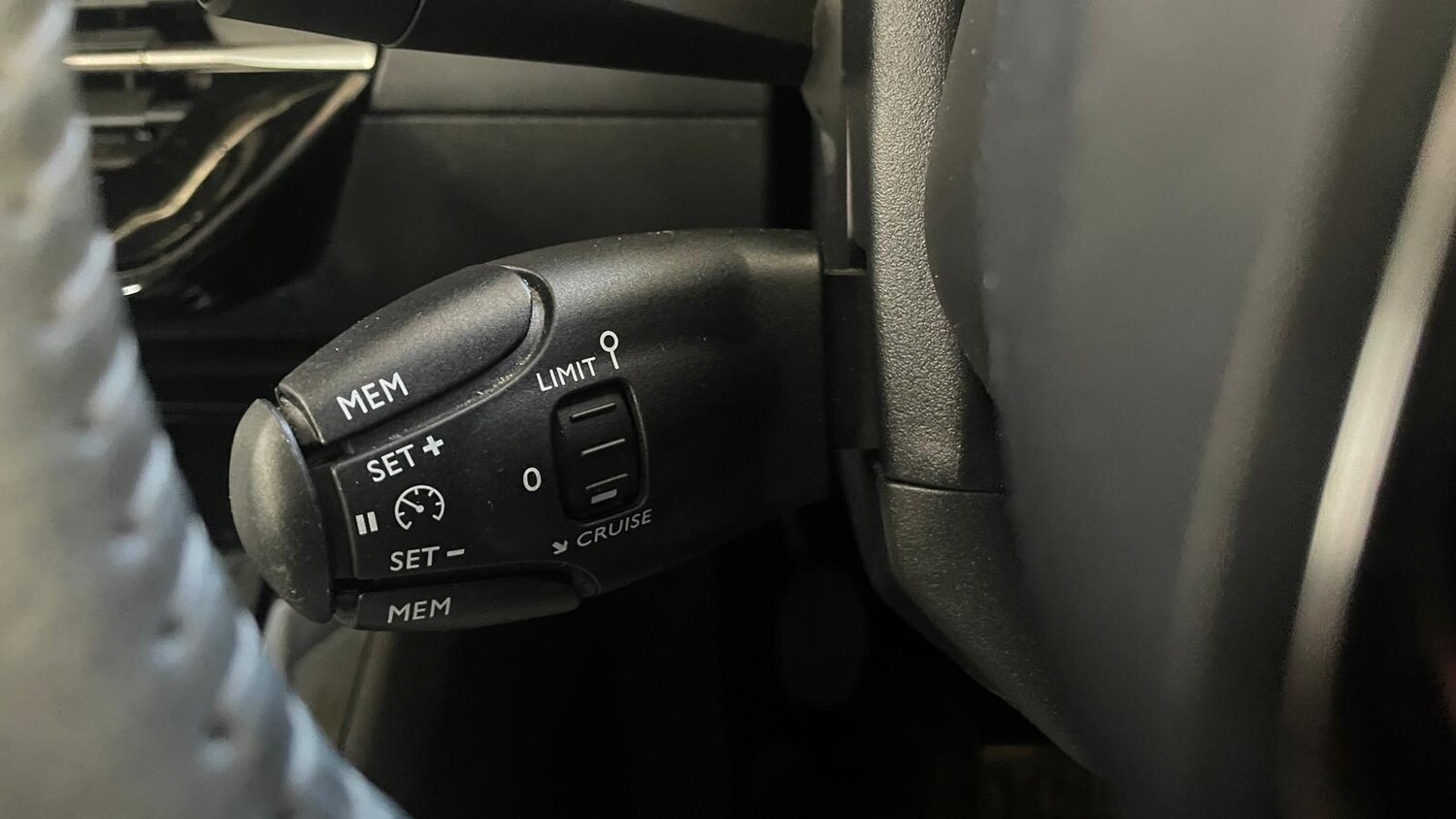 Used Peugeot 2008 2022 for sale - 76002183: Photo 24