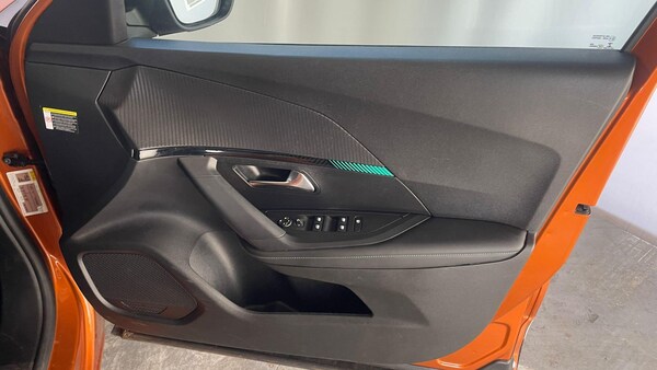 Used Peugeot 2008 2022 for sale - 76002183: Photo 32