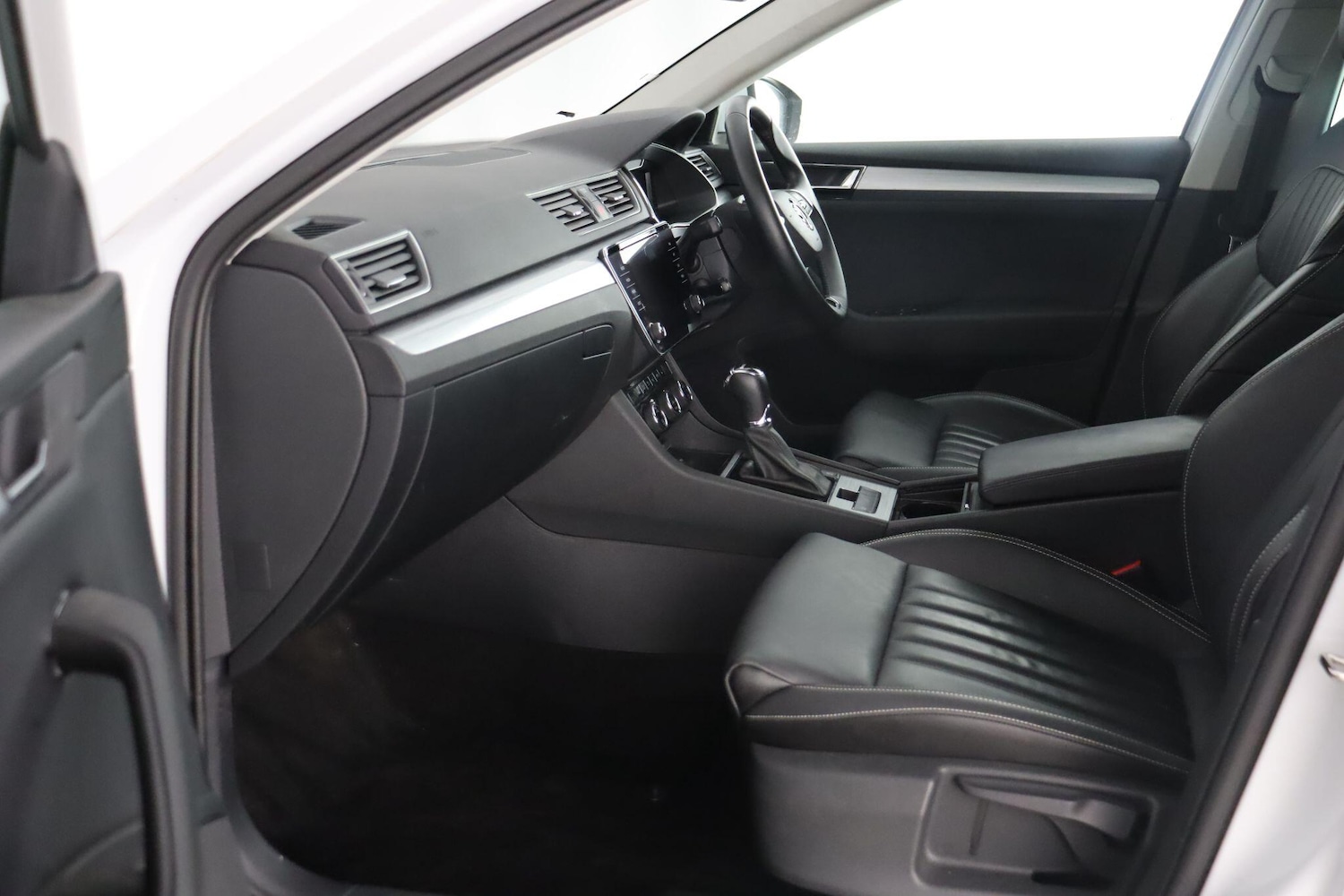 Used Skoda Superb 2023 for sale - 77130872: Photo 15