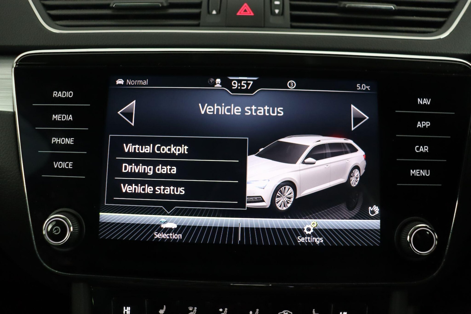 Used Skoda Superb 2023 for sale - 77130872: Photo 41