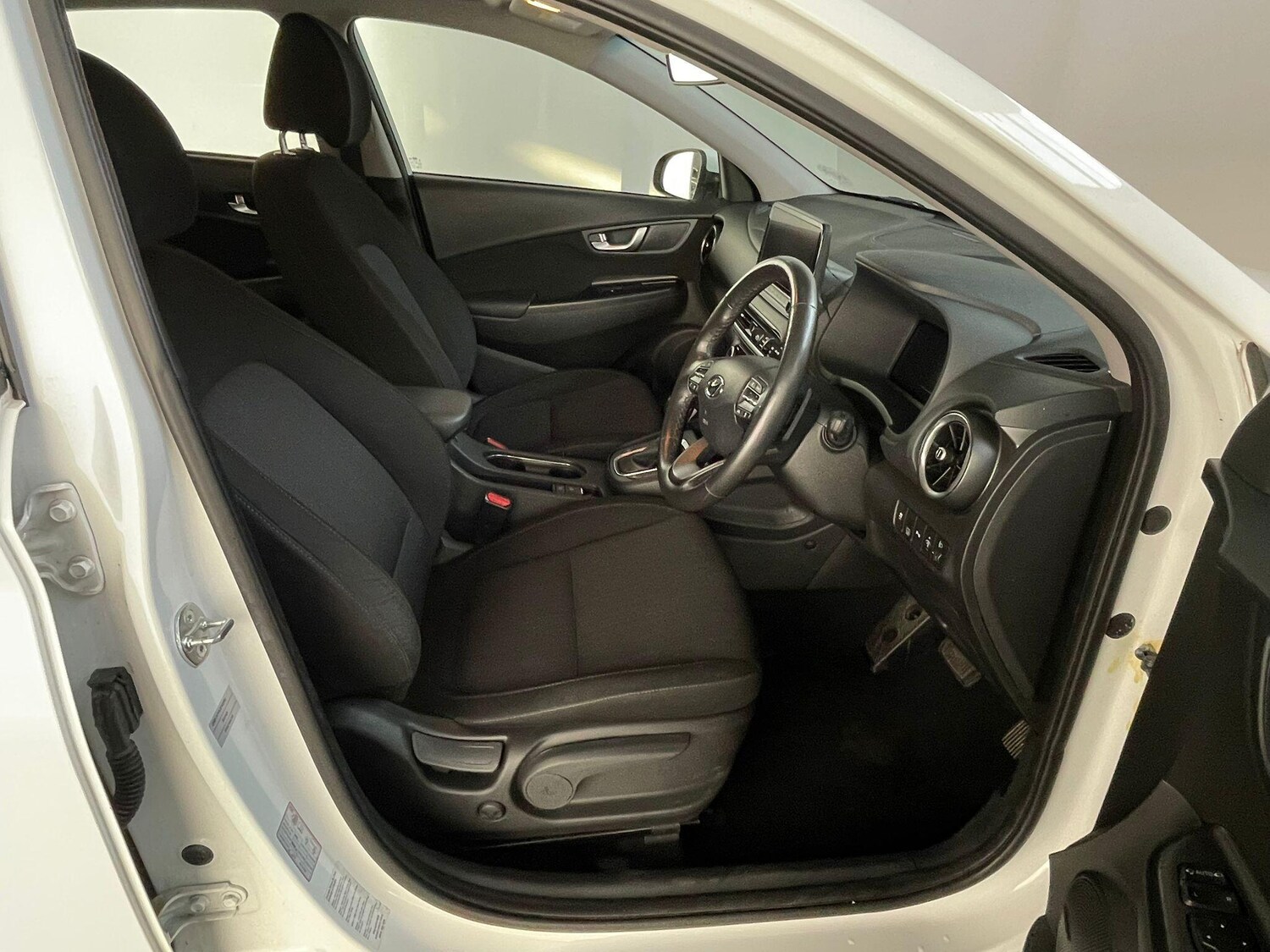 Used Hyundai KONA 2023 for sale - 76137104: Photo 11