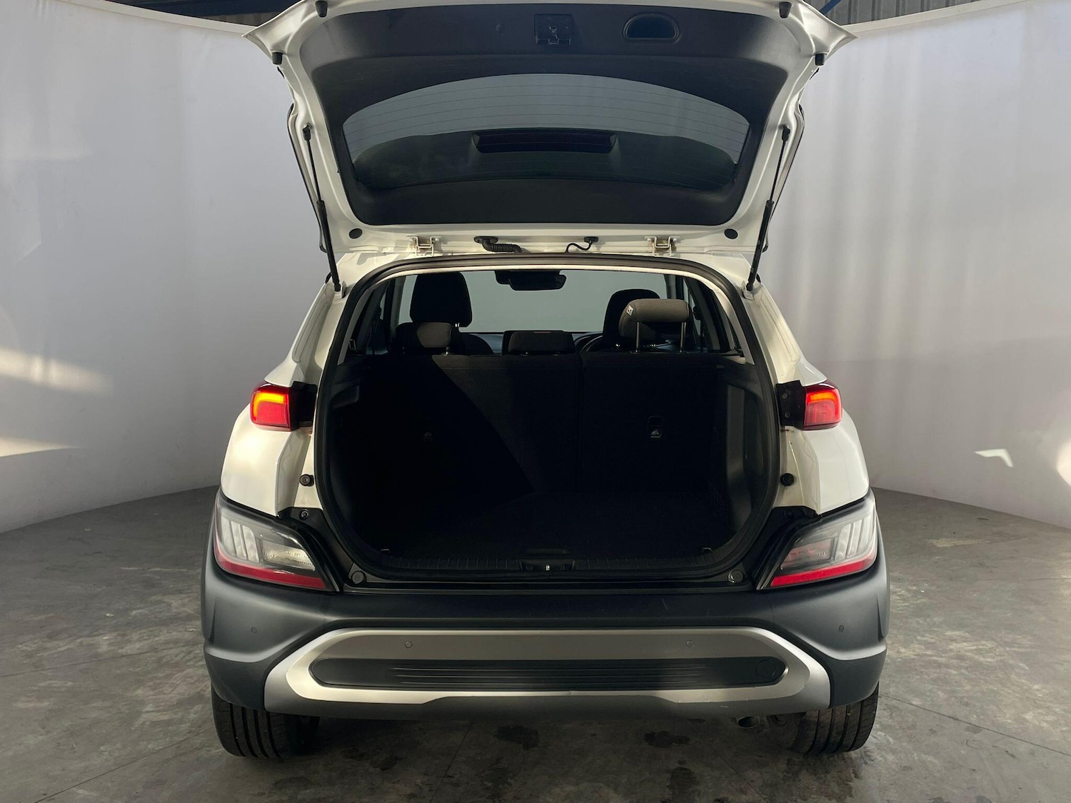 Used Hyundai KONA 2023 for sale - 76137104: Photo 25