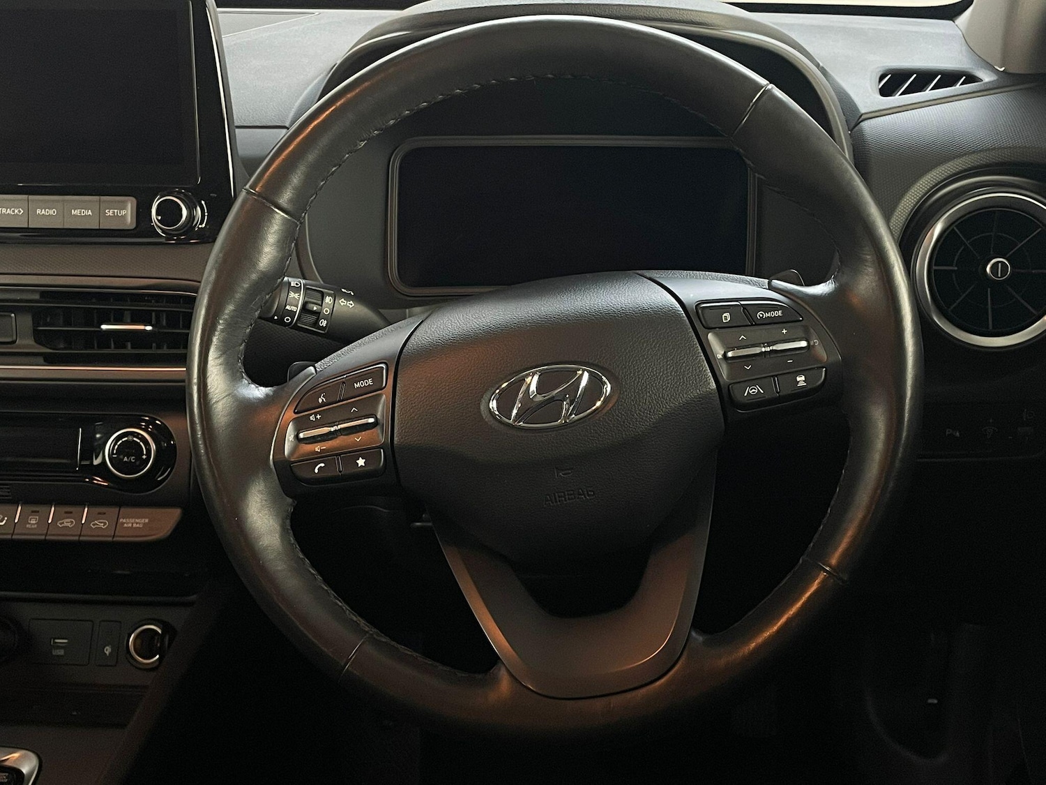 Used Hyundai KONA 2023 for sale - 76137104: Photo 9