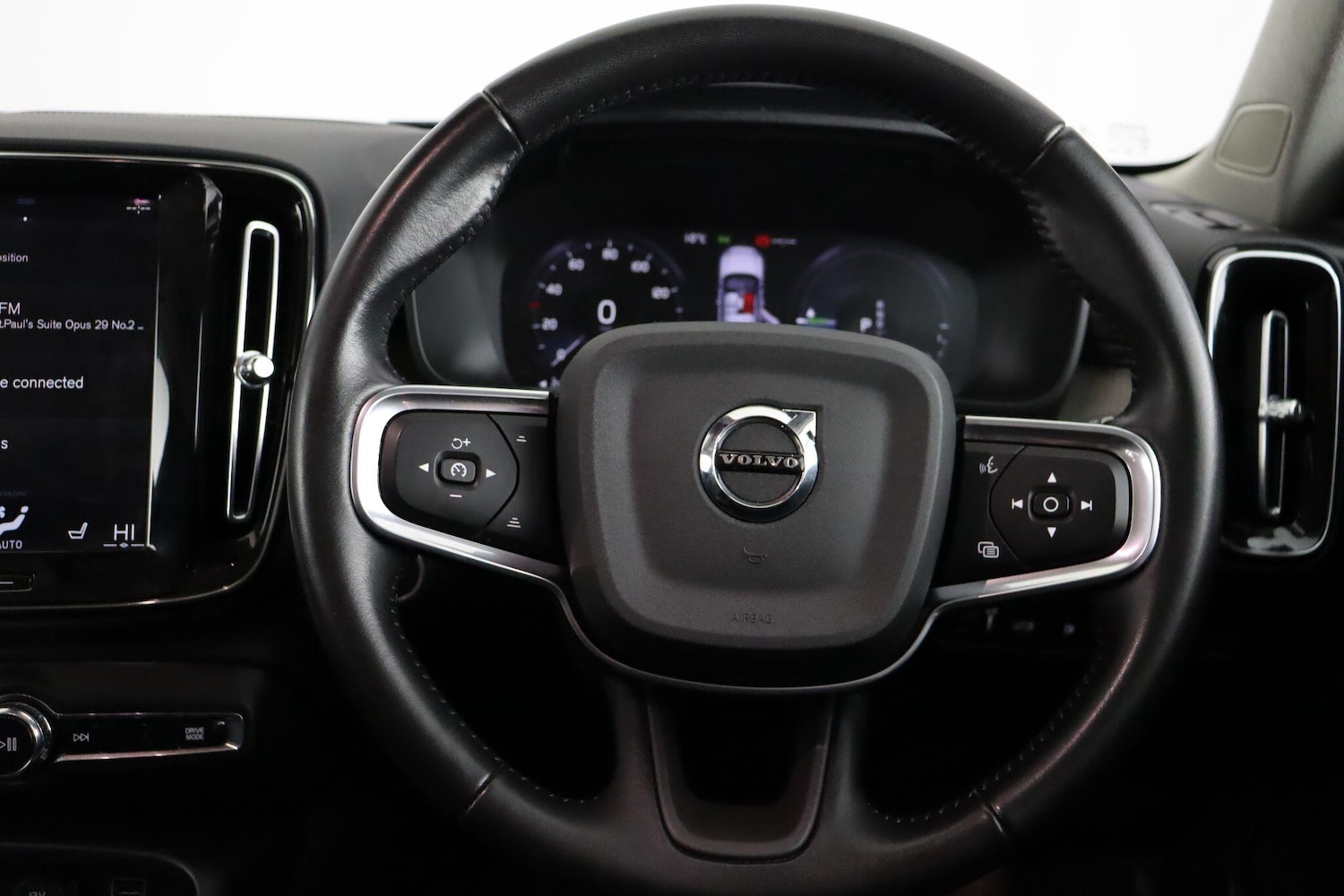 Used Volvo XC40 2021 for sale - 77908998: Photo 9