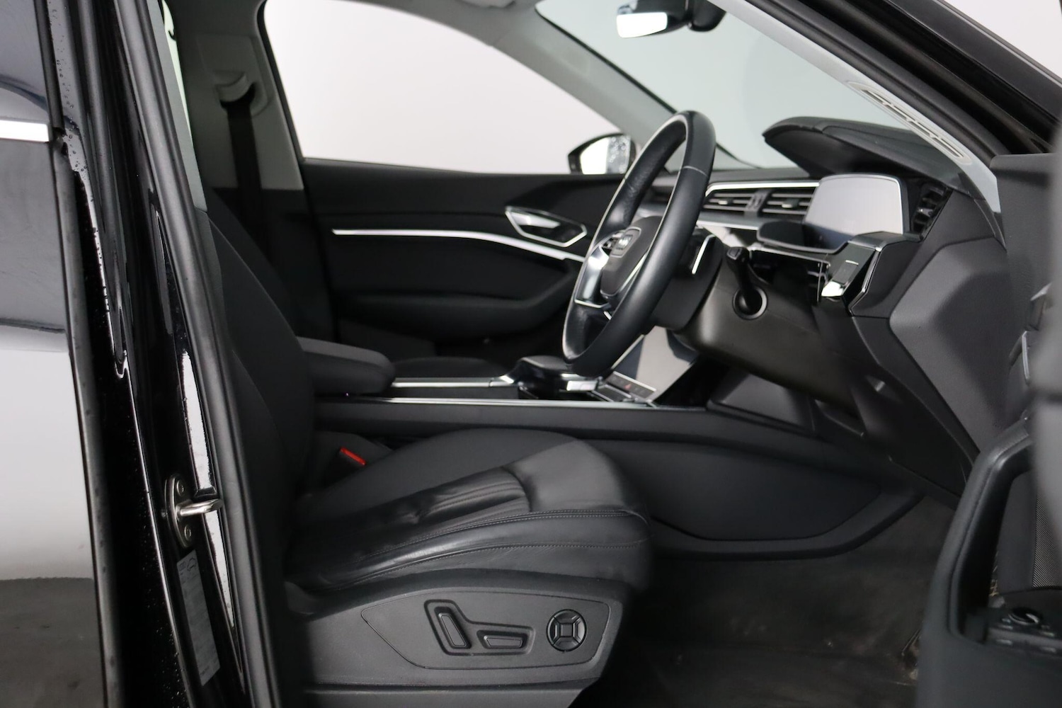 Used Audi e-tron 2021 for sale - 76976865: Photo 12