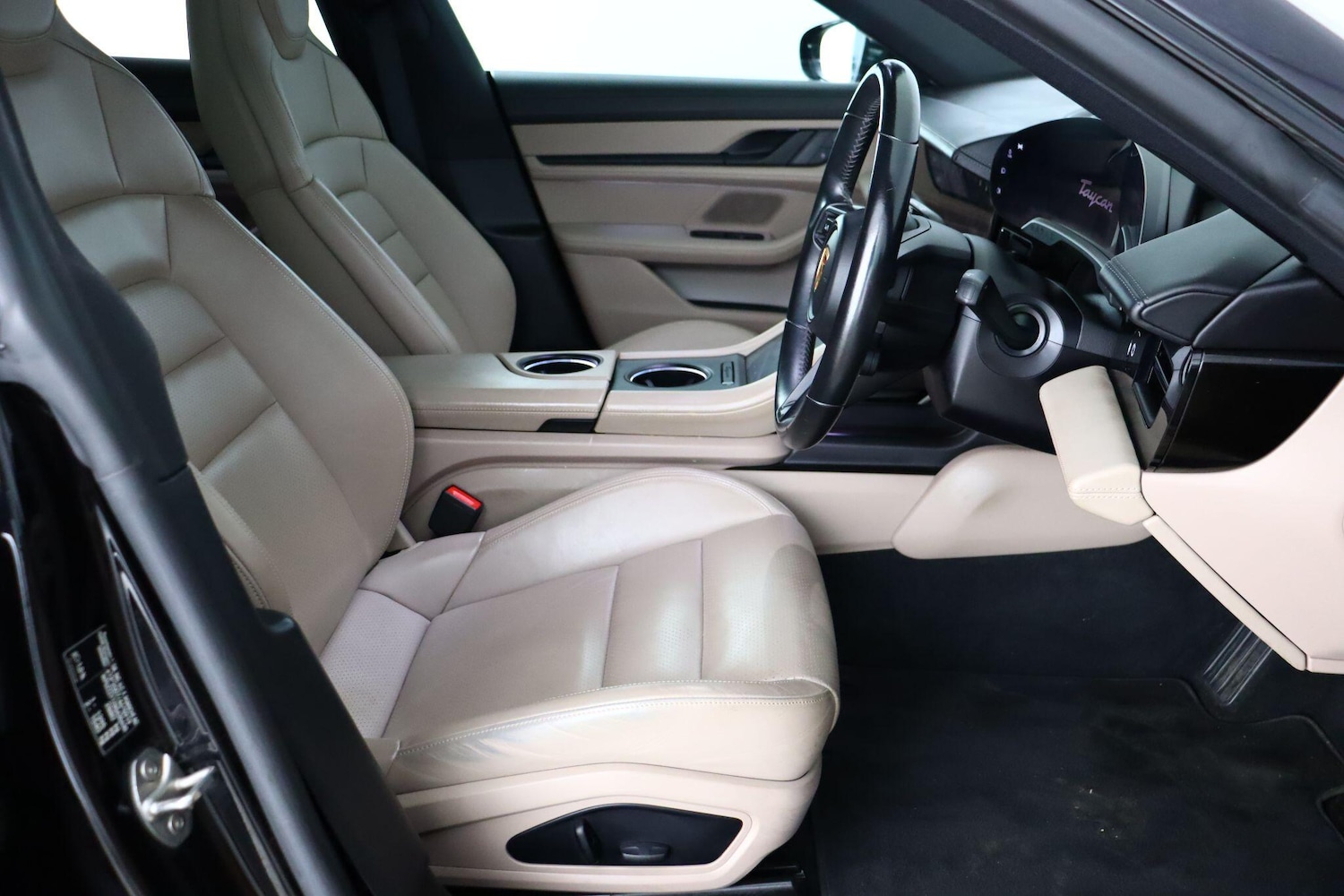 Used Porsche Taycan 2021 for sale - 77925841: Photo 12