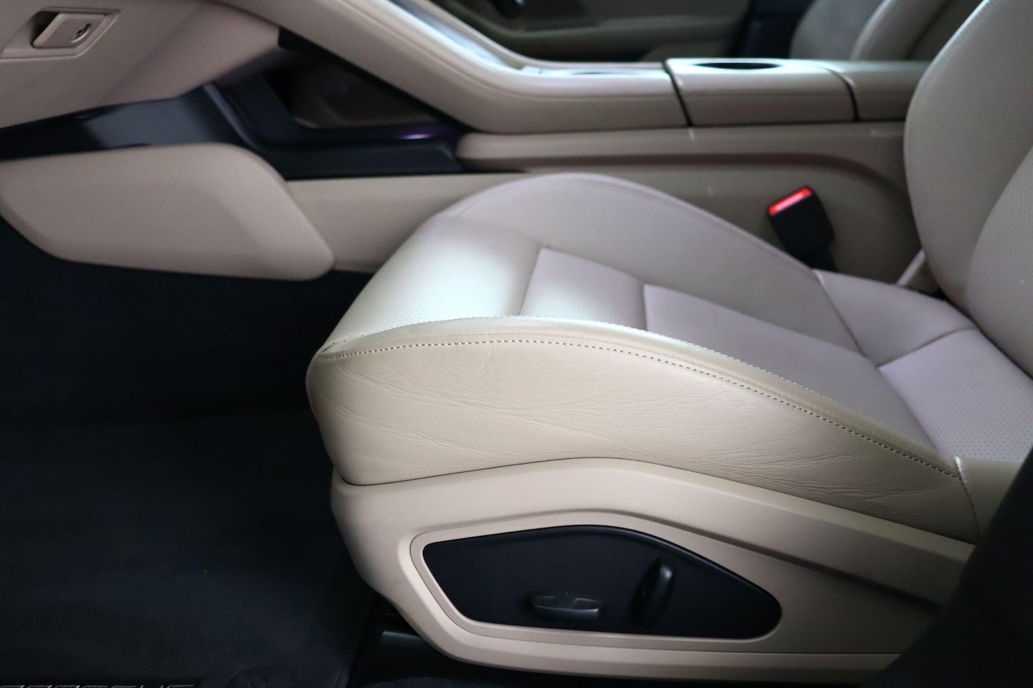 Used Porsche Taycan 2021 for sale - 77925841: Photo 15