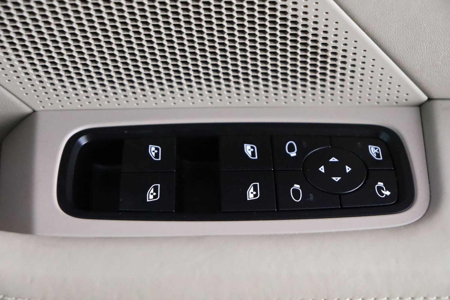 Used Porsche Taycan 2021 for sale - 77925841: Photo 16