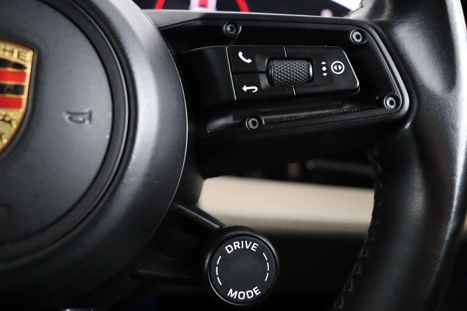 Used Porsche Taycan 2021 for sale - 77925841: Photo 21