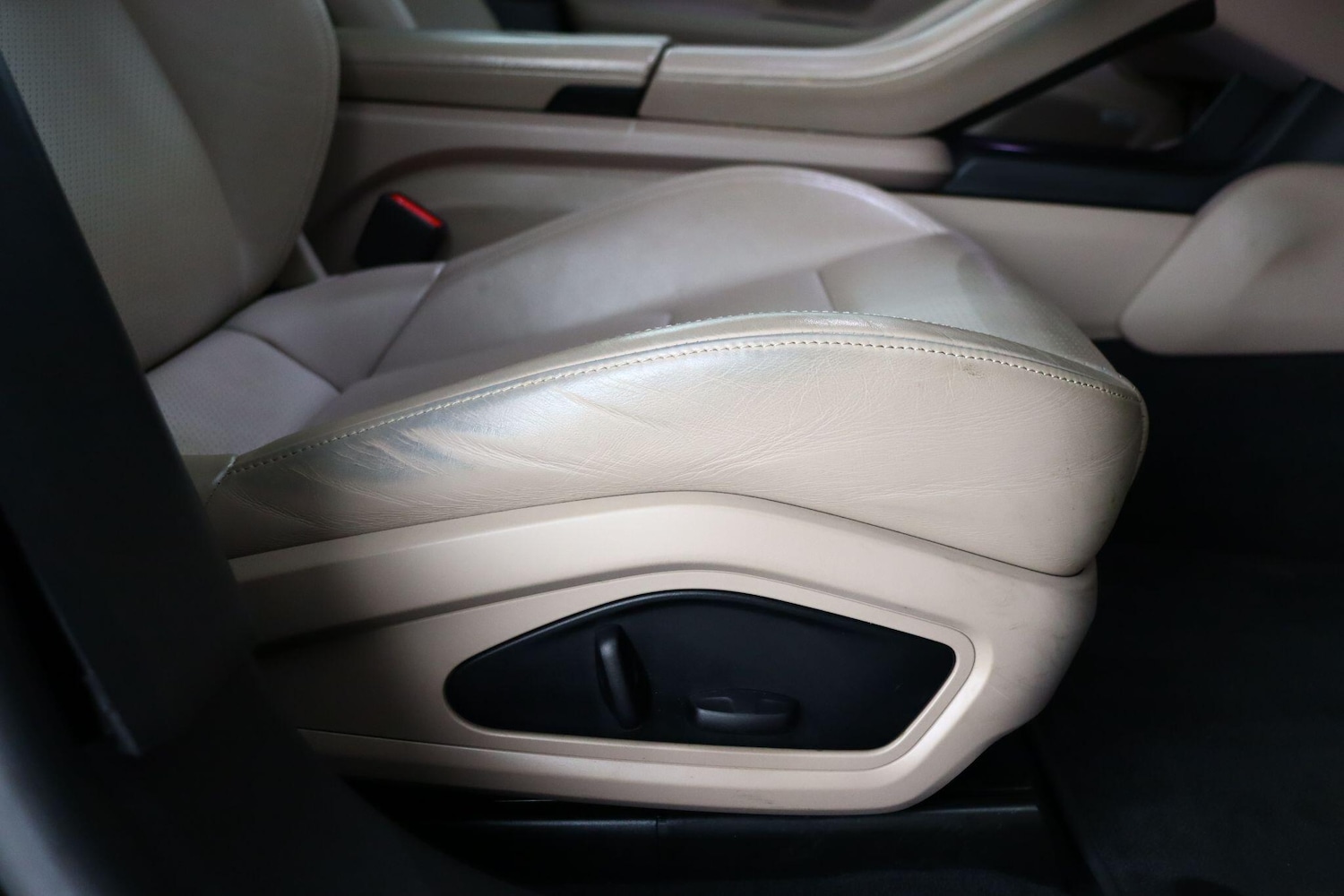 Used Porsche Taycan 2021 for sale - 77925841: Photo 24