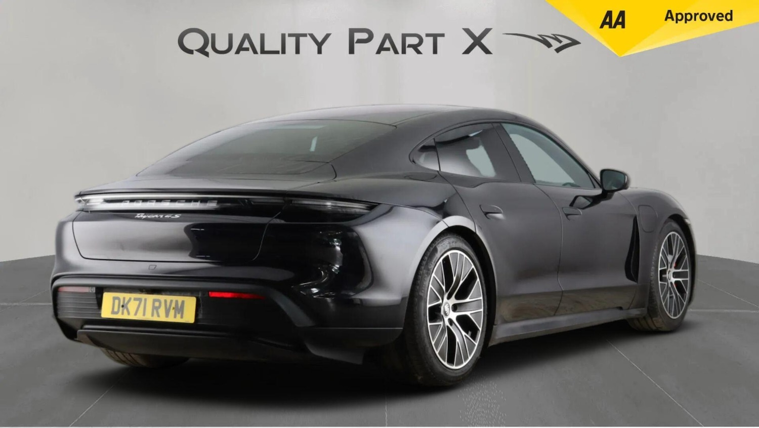 Used Porsche Taycan 2021 for sale - 77925841: Photo 7