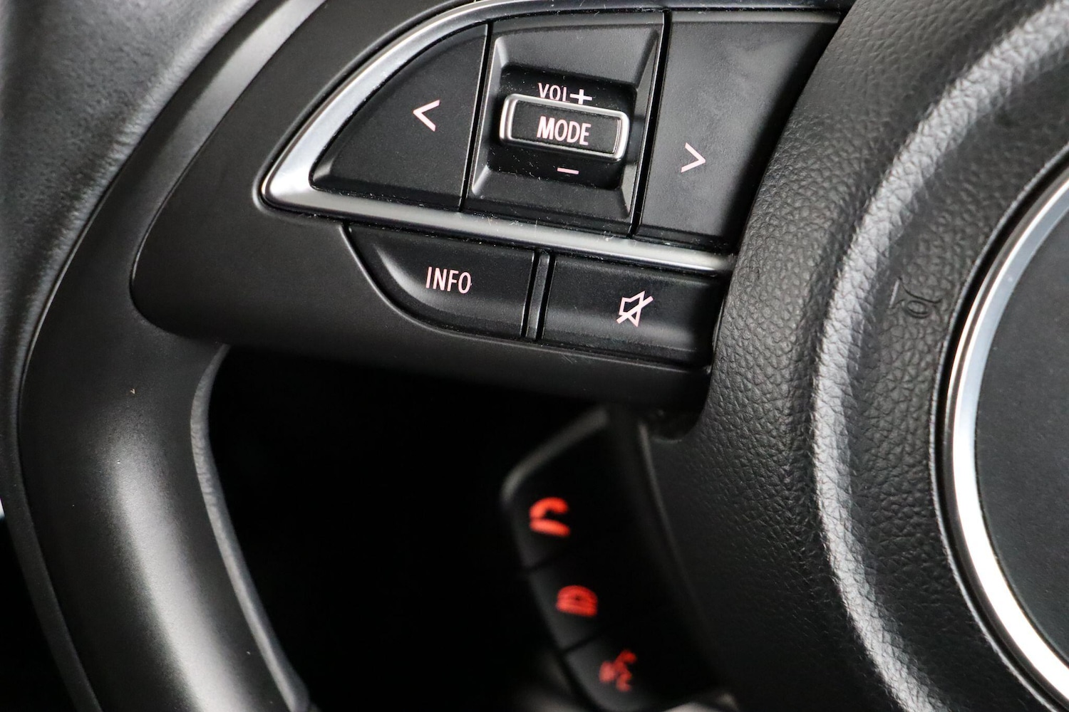 Used Suzuki Swift 2023 for sale - 77993745: Photo 21