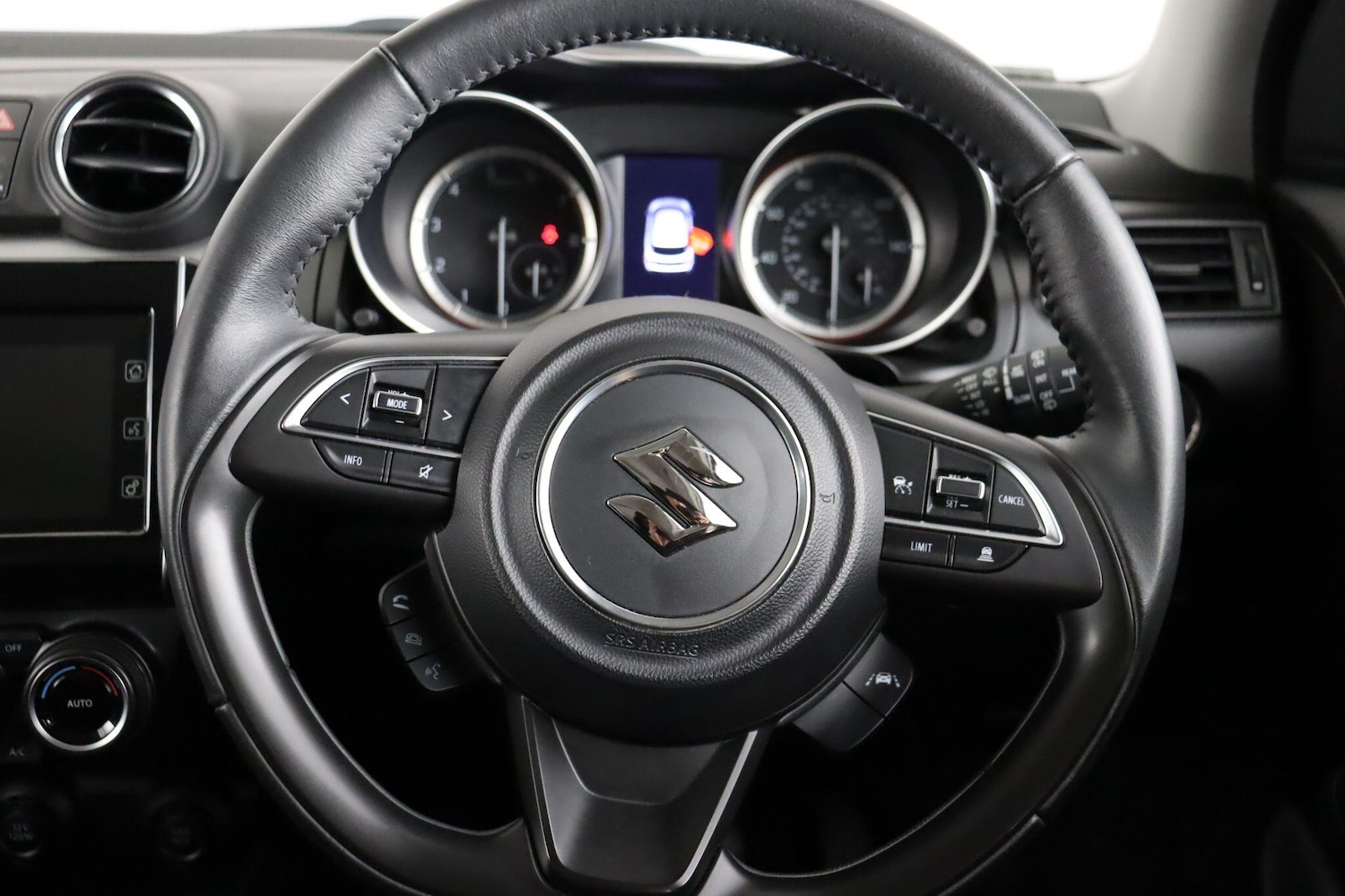 Used Suzuki Swift 2023 for sale - 77993745: Photo 9