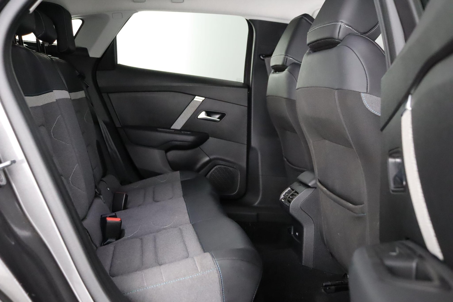 Used Citroen C4 2023 for sale - 76952984: Photo 15