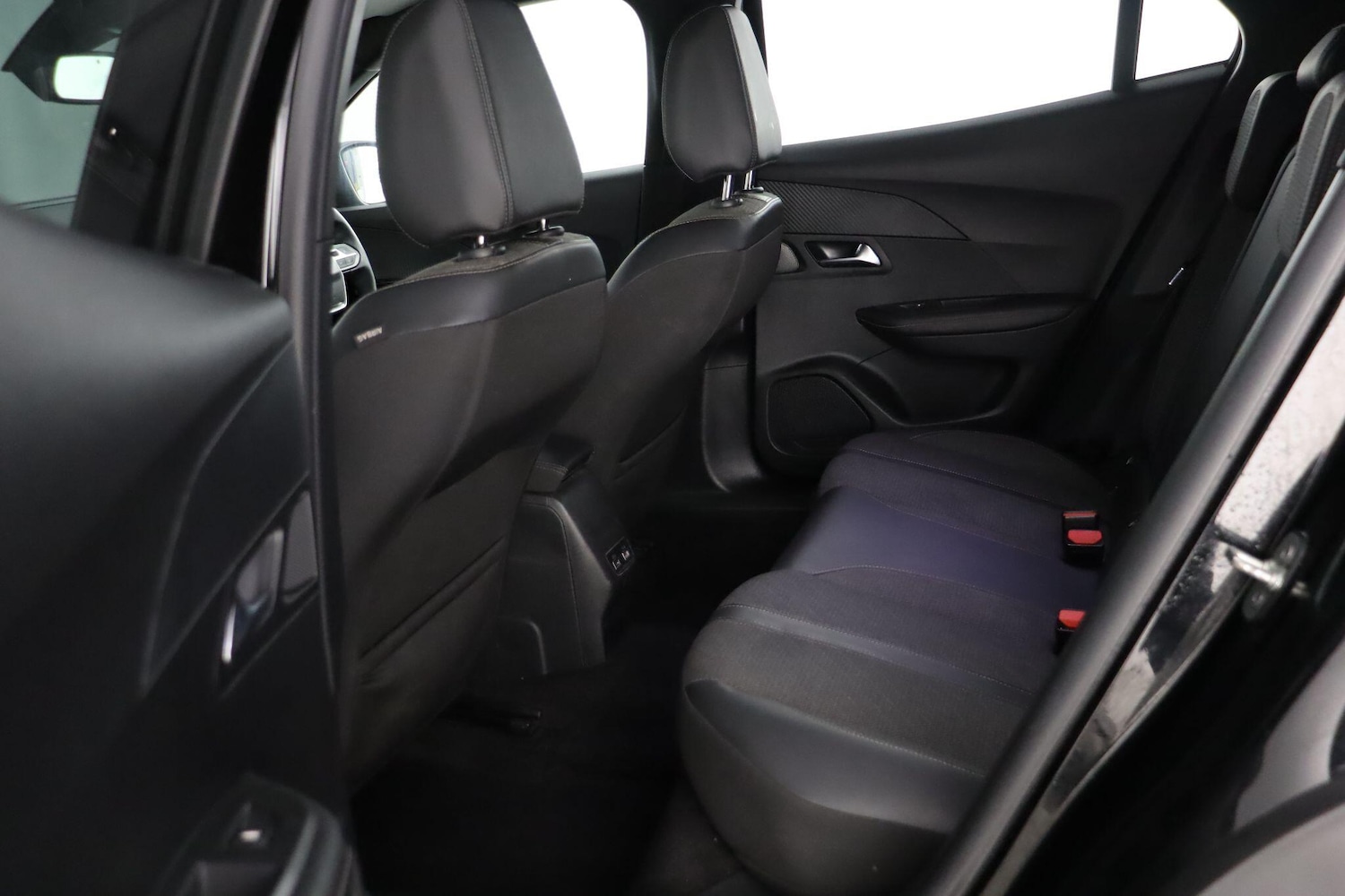 Used Peugeot 2008 2023 for sale - 77484569: Photo 14