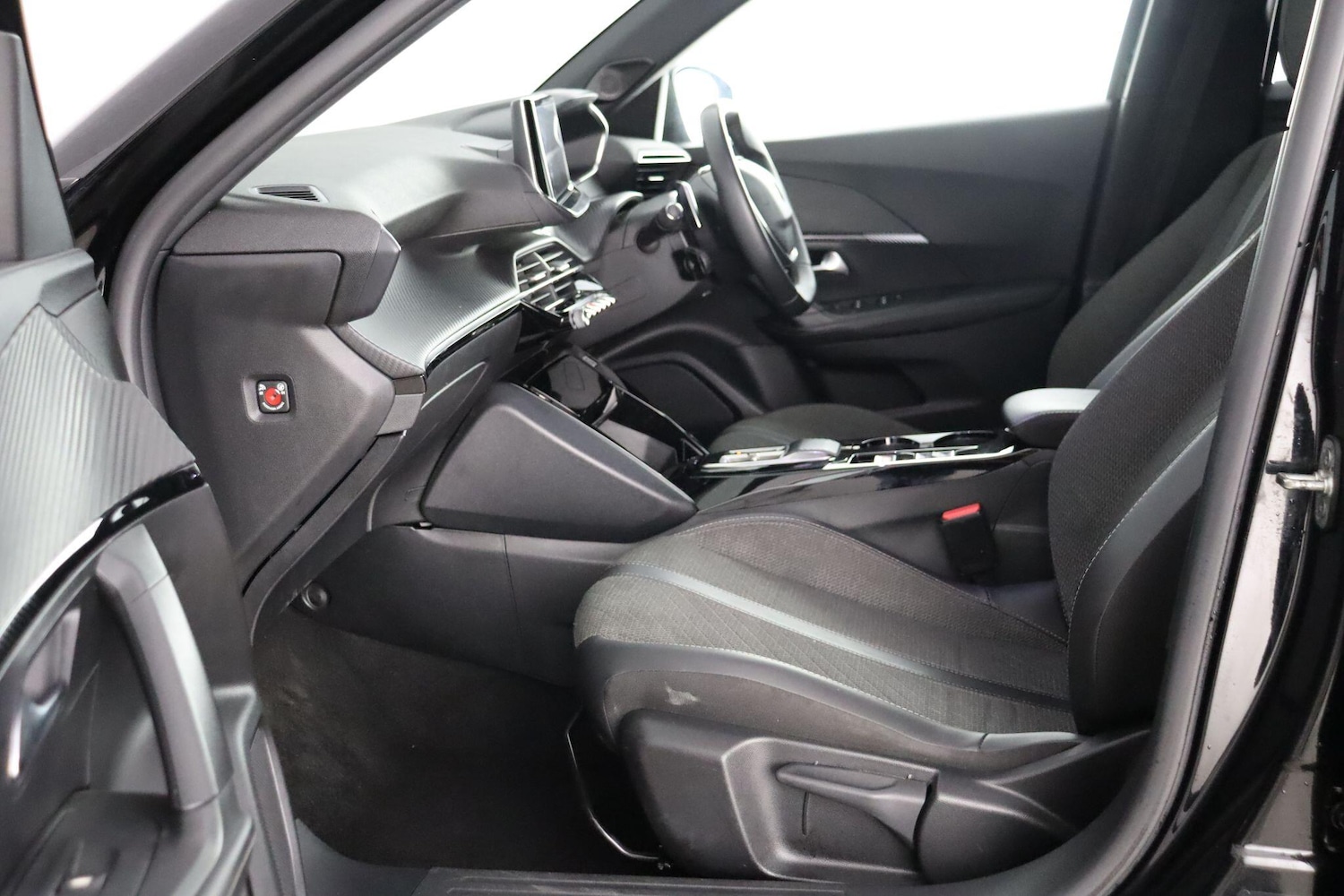 Used Peugeot 2008 2023 for sale - 77484569: Photo 15