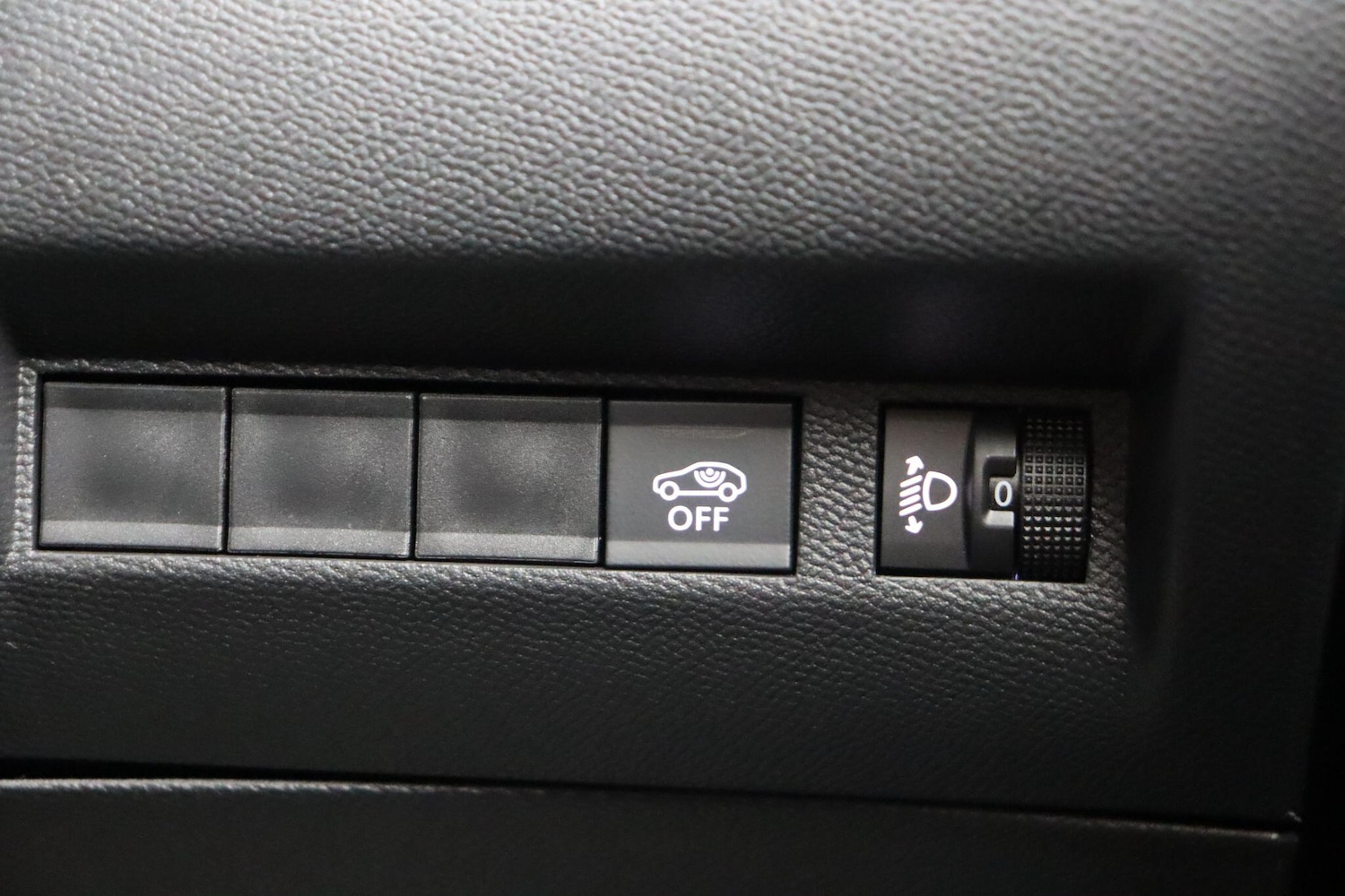 Used Peugeot 2008 2023 for sale - 77484569: Photo 24