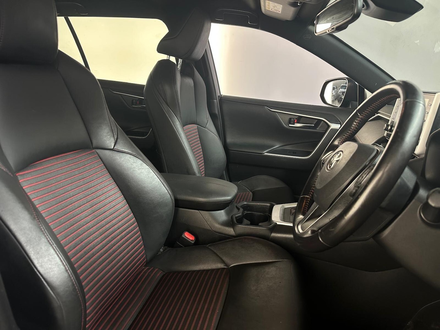 Used Toyota RAV4 2021 for sale - 75977942: Photo 10