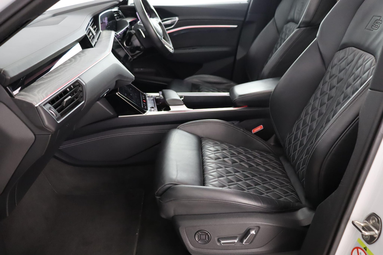 Used Audi e-tron 2022 for sale - 77883174: Photo 13