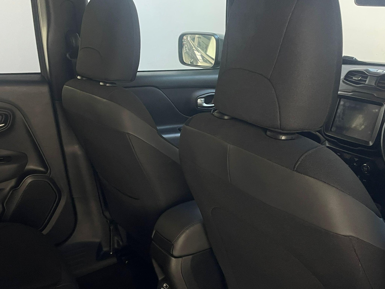 Used Jeep Renegade 2020 for sale - 76072064: Photo 12