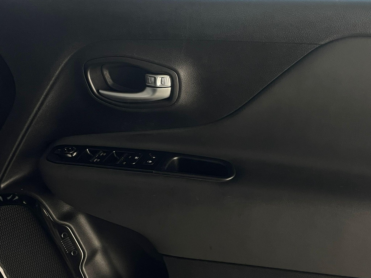 Used Jeep Renegade 2020 for sale - 76072064: Photo 28