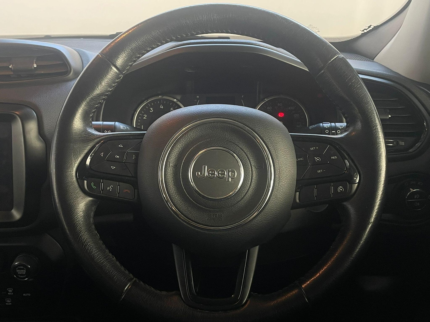 Used Jeep Renegade 2020 for sale - 76072064: Photo 9