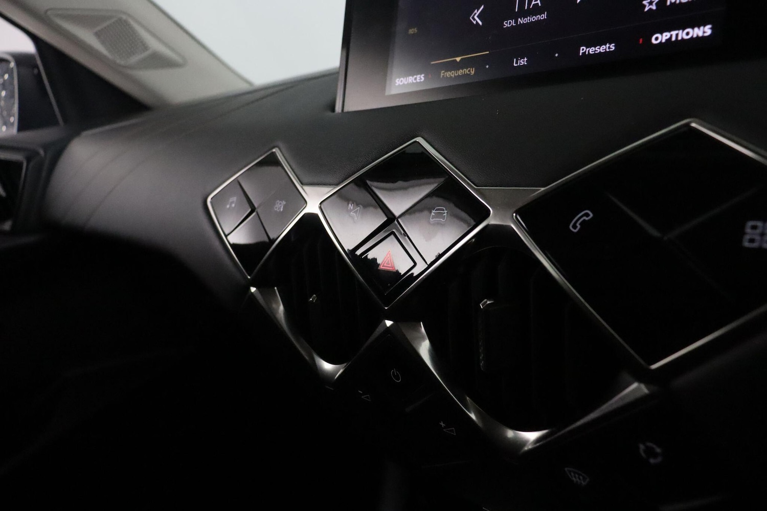 Used DS Automobiles DS 3 Crossback 2022 for sale - 76714662: Photo 17