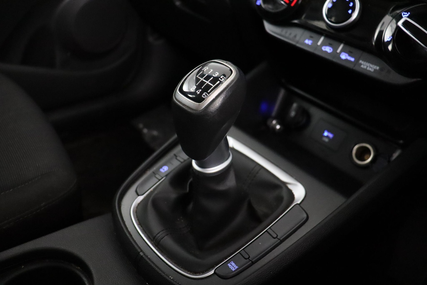 Used Hyundai KONA 2023 for sale - 77030031: Photo 15