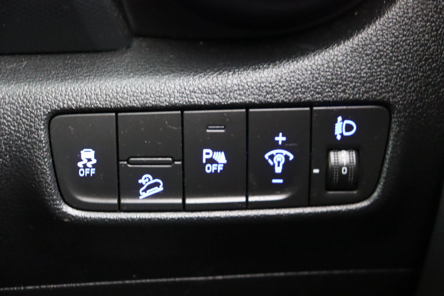 Used Hyundai KONA 2023 for sale - 77030031: Photo 18