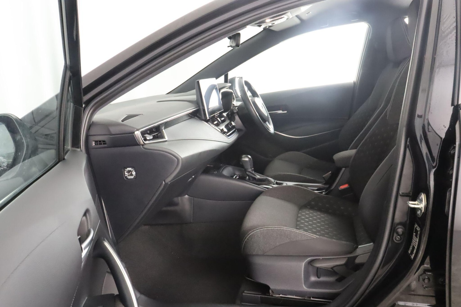 Used Toyota Corolla 2023 for sale - 76572880: Photo 11