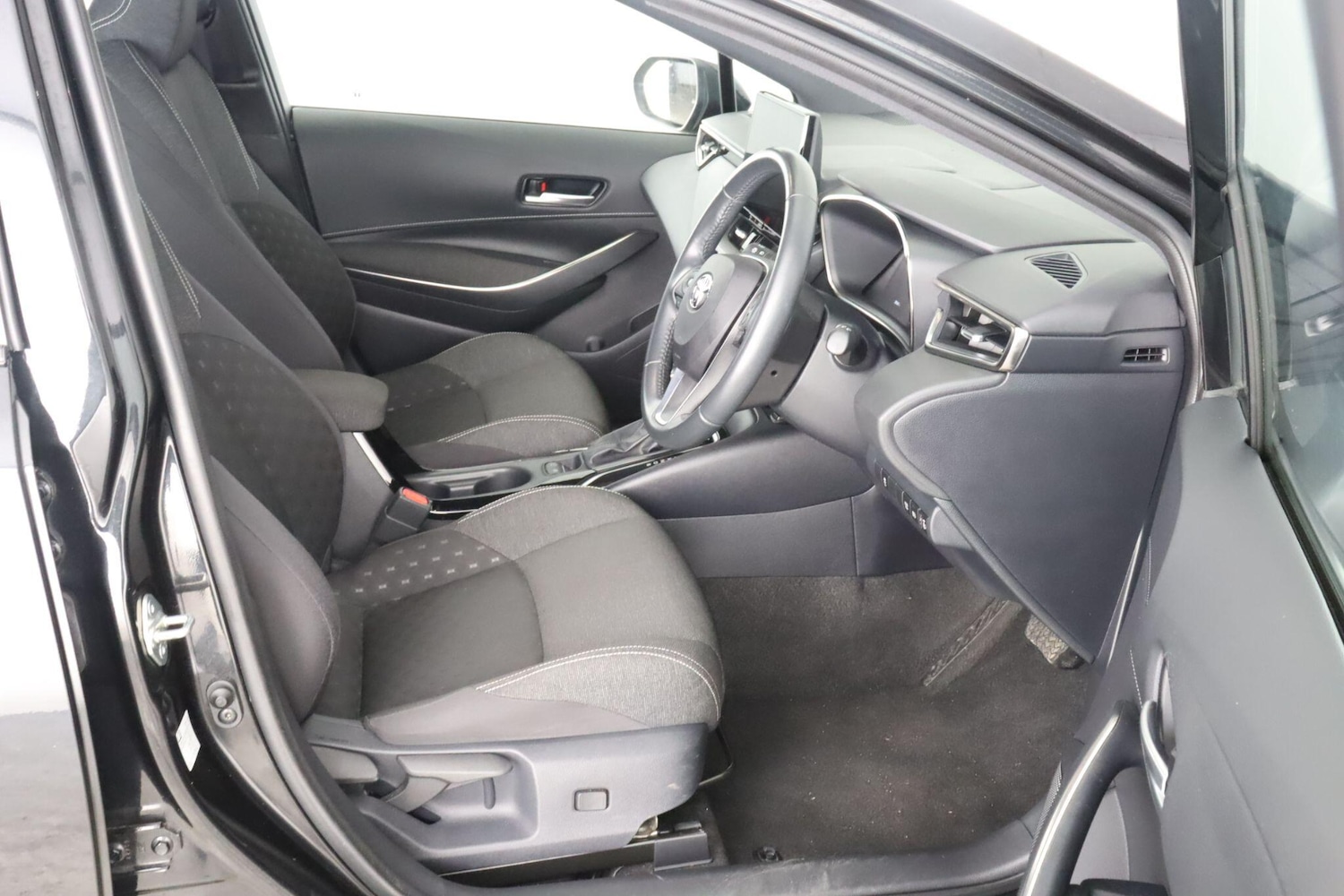 Used Toyota Corolla 2023 for sale - 76572880: Photo 12