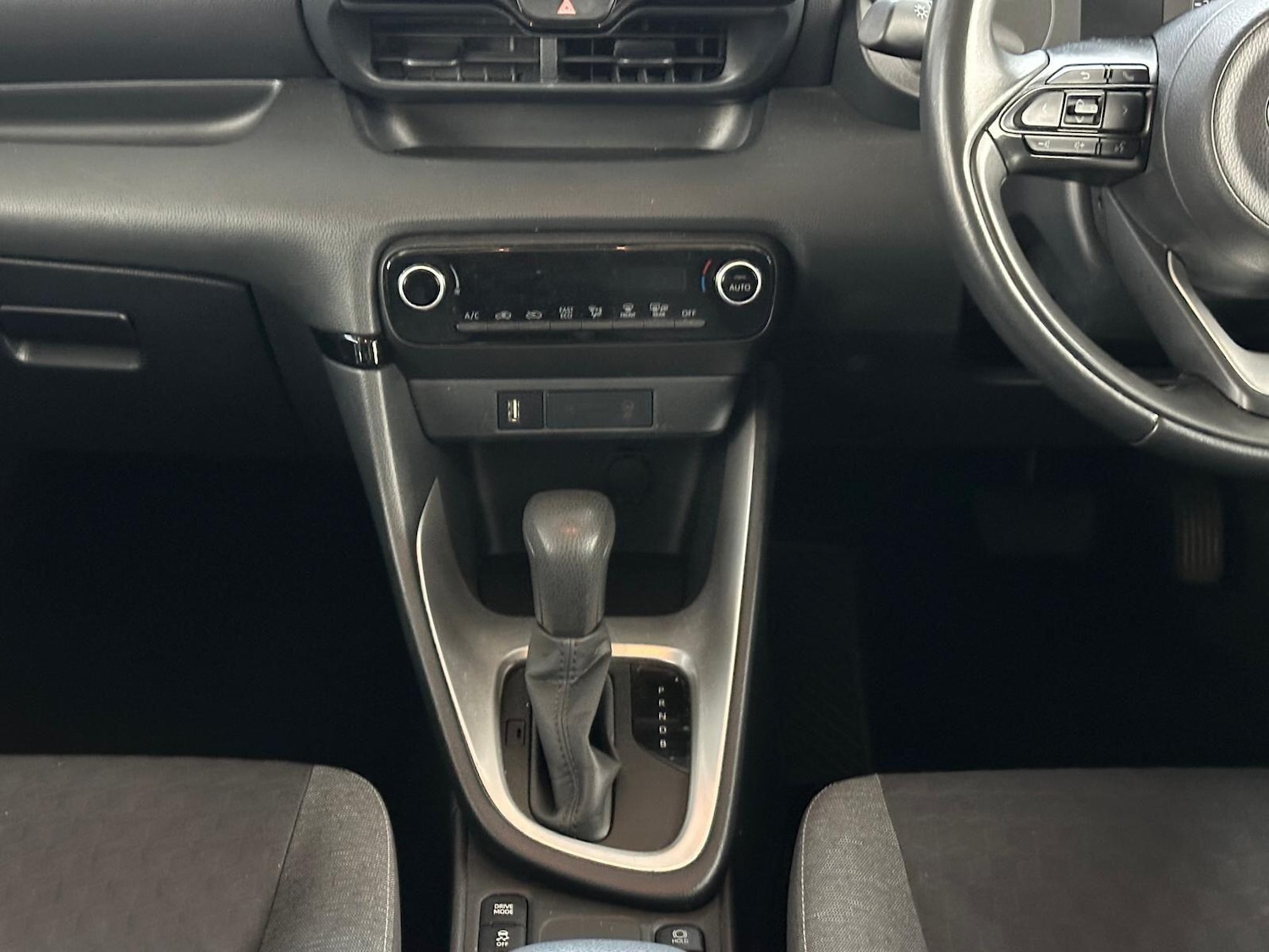 Used Toyota Yaris 2022 for sale - 76689198: Photo 12