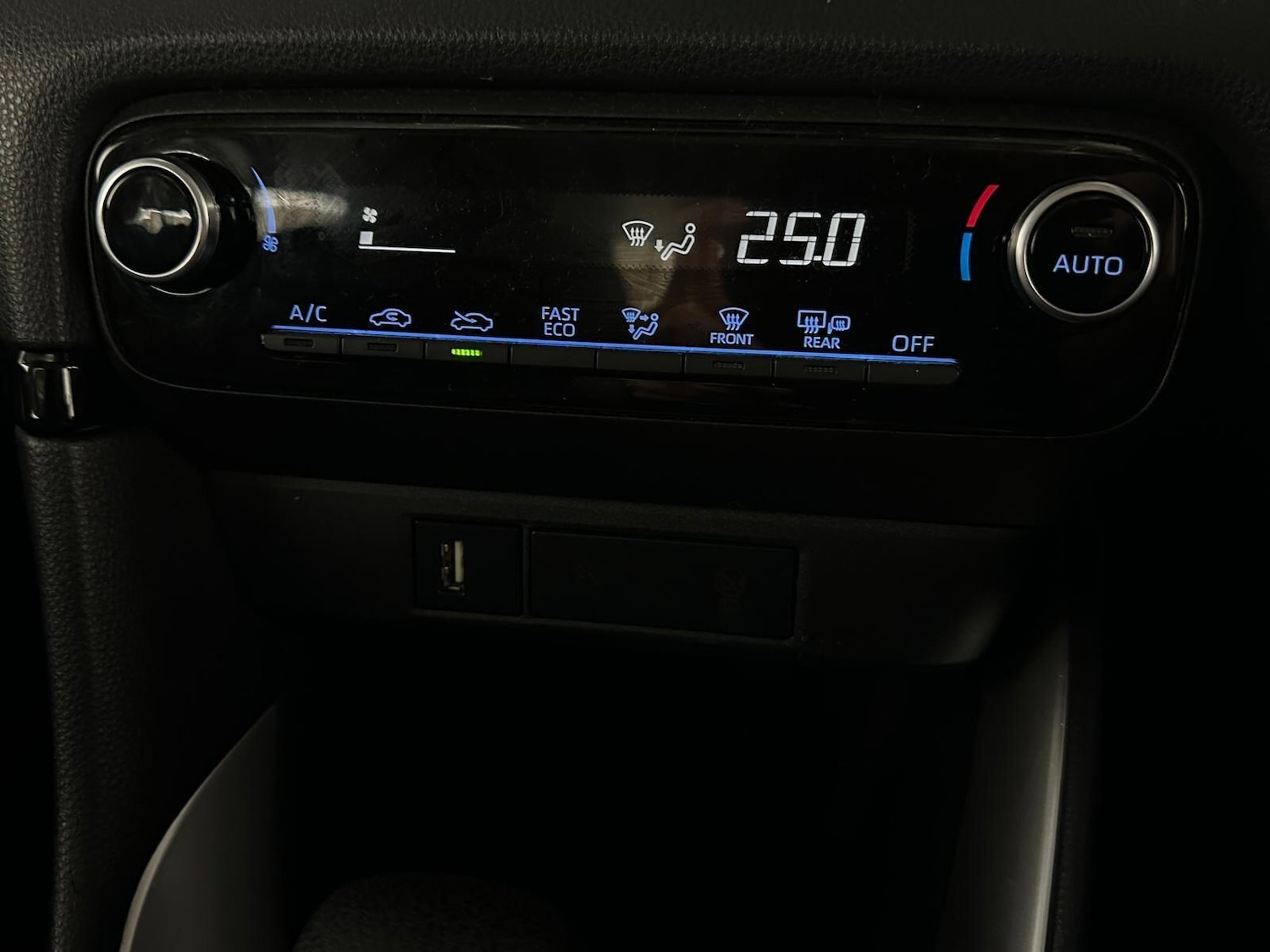 Used Toyota Yaris 2022 for sale - 76689198: Photo 13