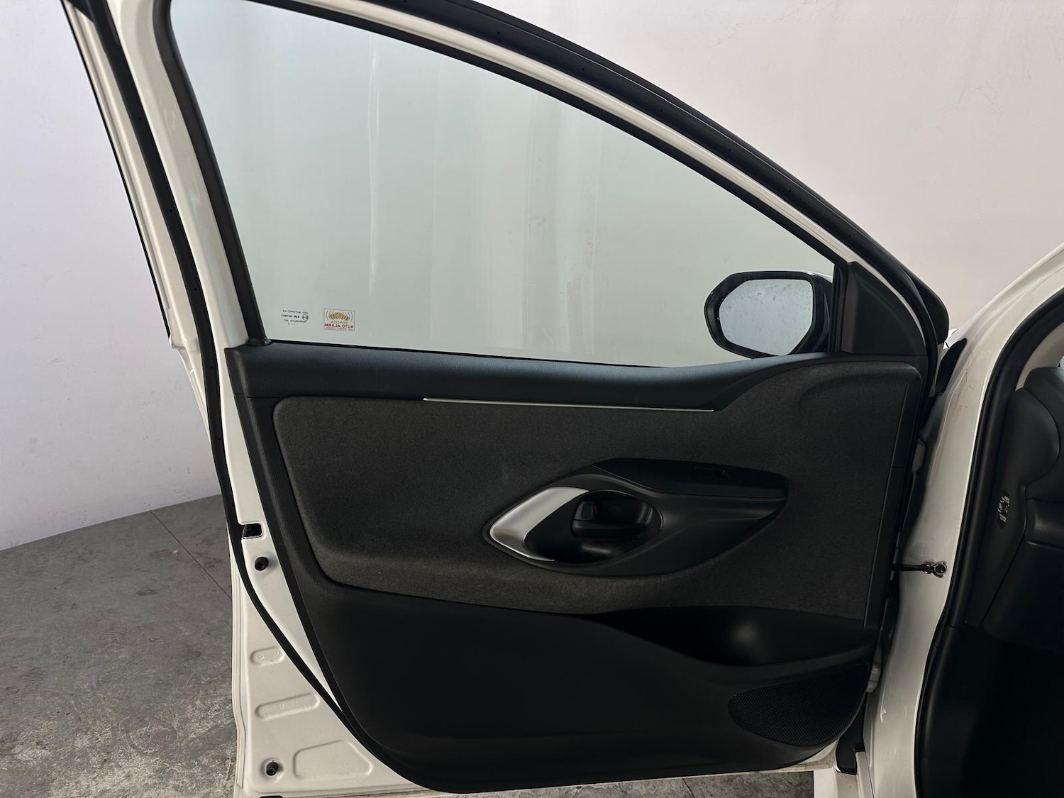 Used Toyota Yaris 2022 for sale - 76689198: Photo 18