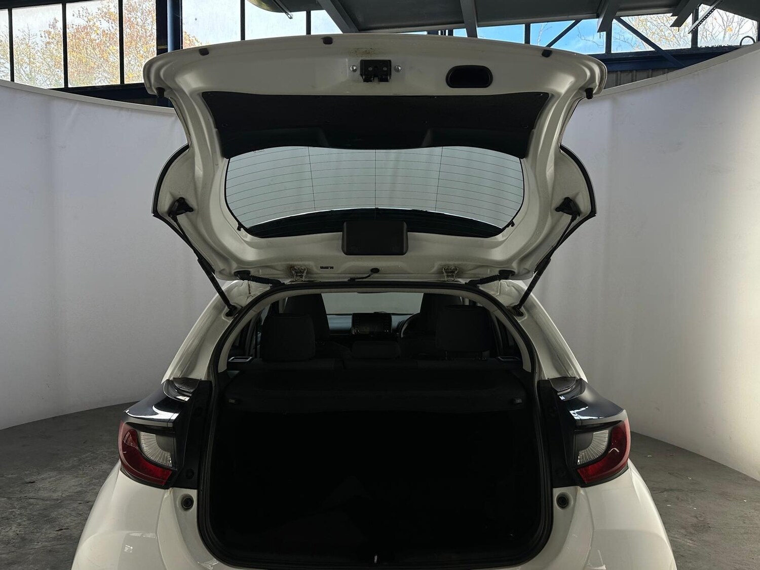 Used Toyota Yaris 2022 for sale - 76689198: Photo 24