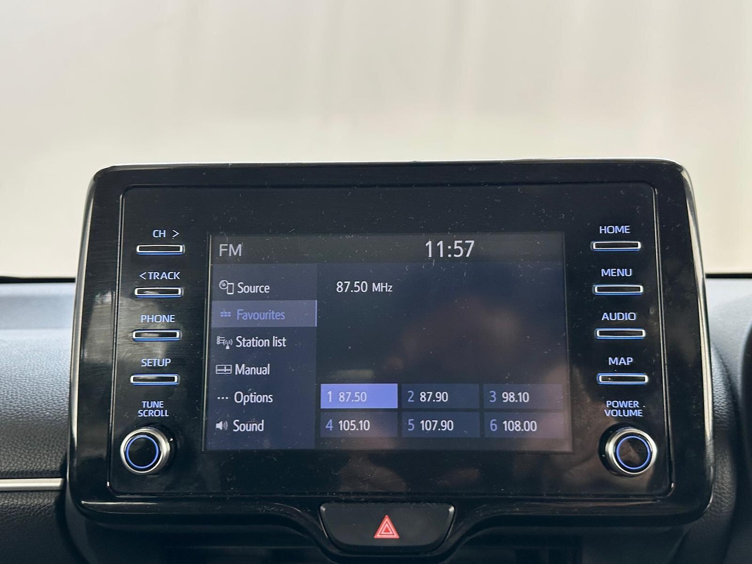 Used Toyota Yaris 2022 for sale - 76689198: Photo 31