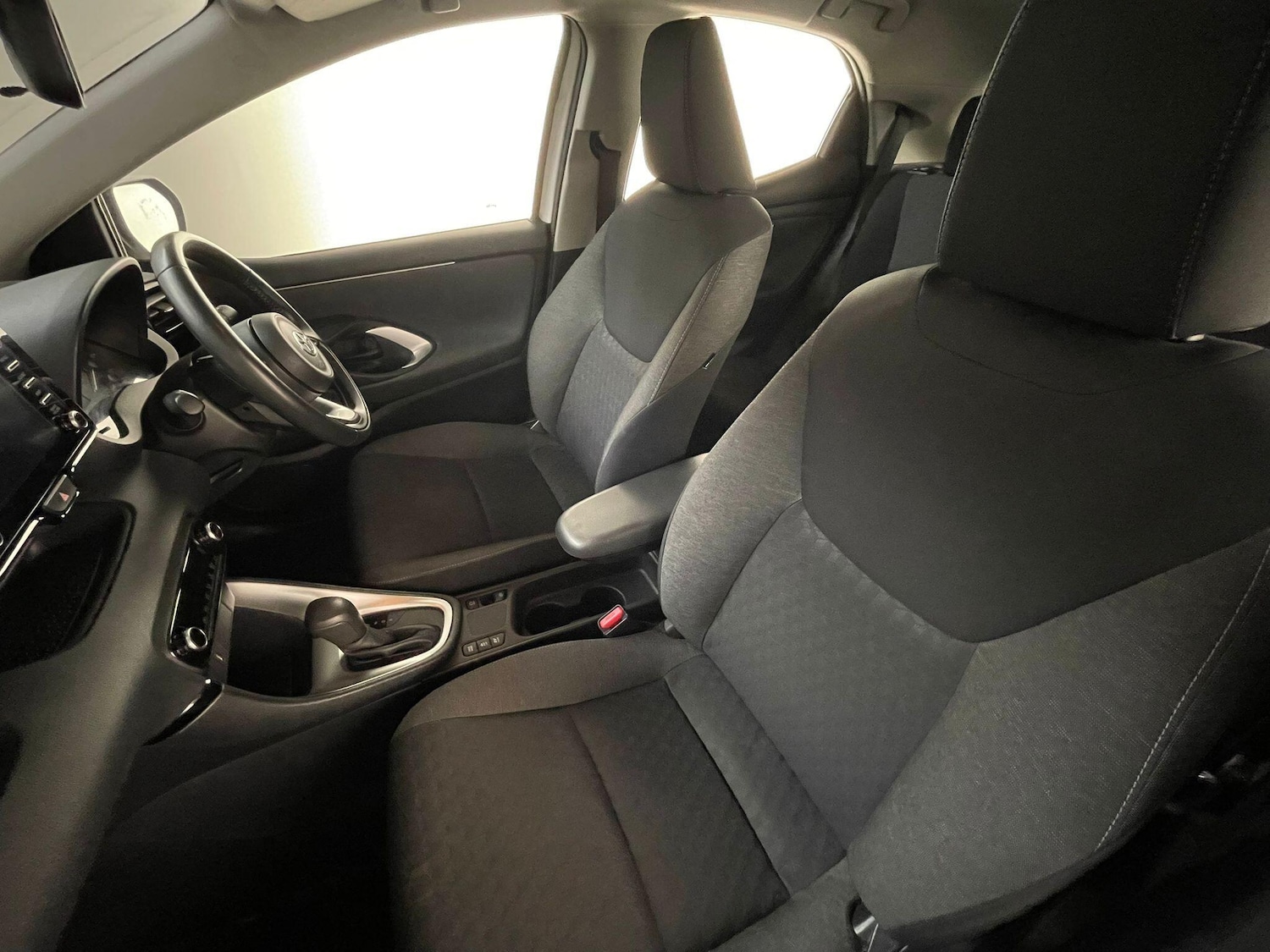 Used Toyota Yaris 2022 for sale - 76000674: Photo 12