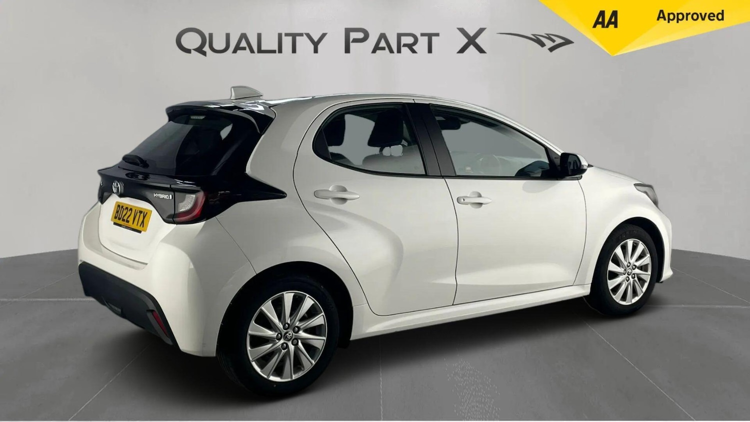 Used Toyota Yaris 2022 for sale - 76000674: Photo 2