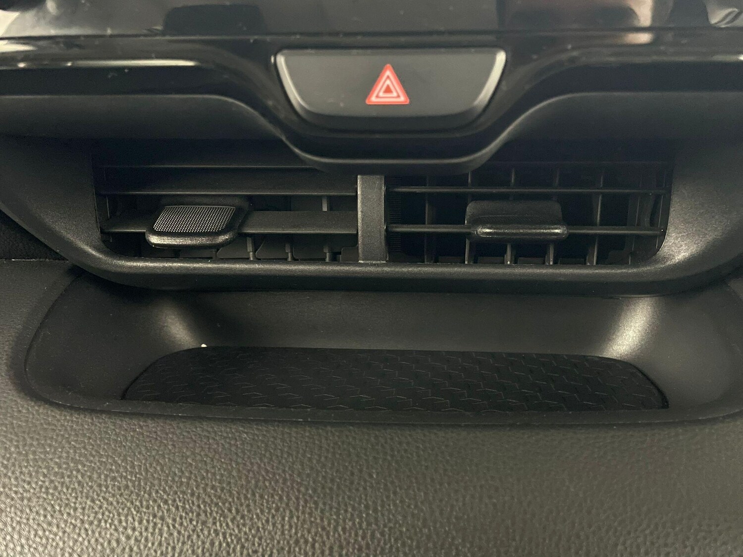 Used Toyota Yaris 2022 for sale - 76000674: Photo 23