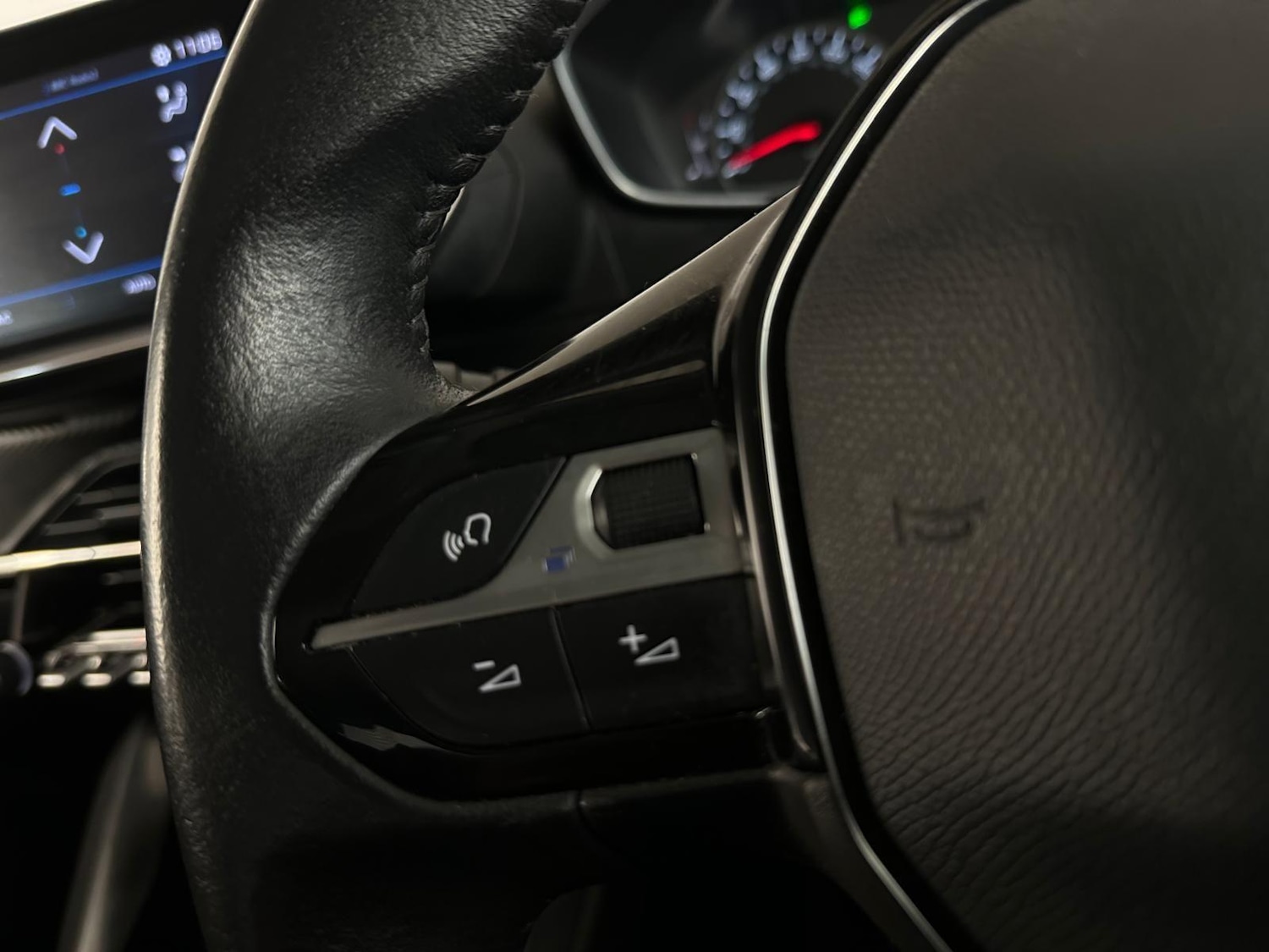 Used Peugeot 2008 2021 for sale - 76584549: Photo 24