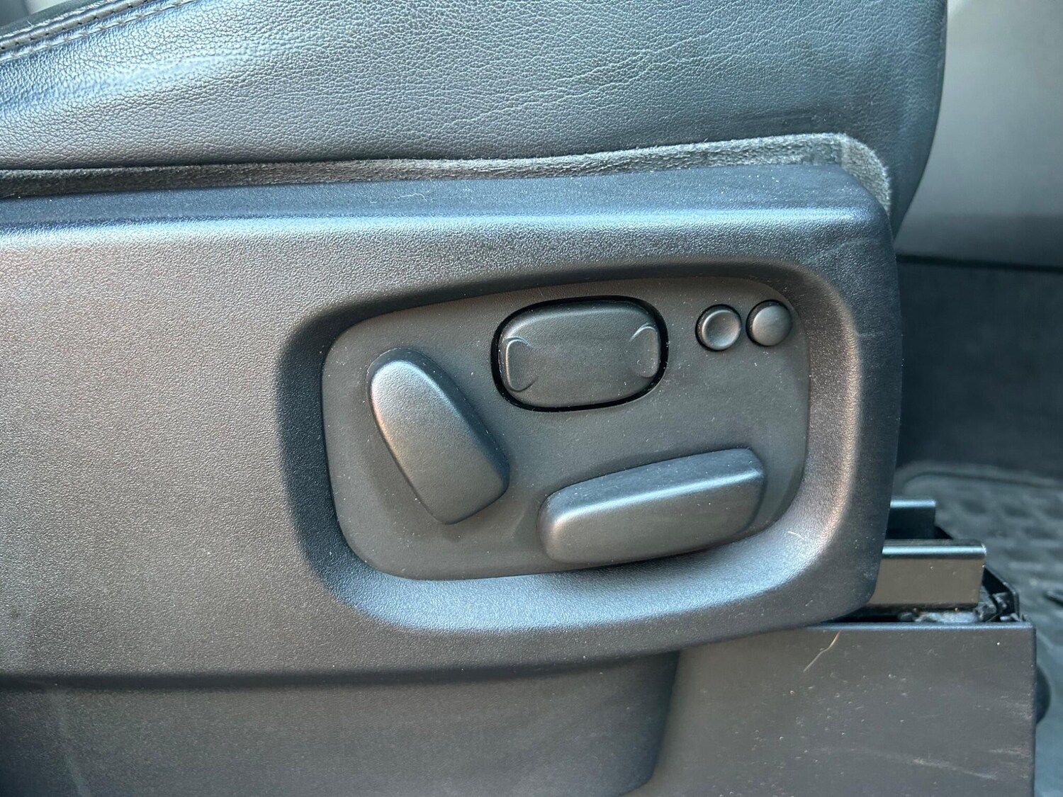 Used Land Rover Discovery 2010 for sale - 76619791: Photo 22