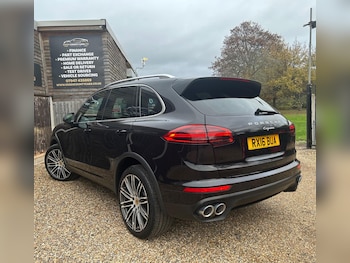 Used Porsche Cayenne 2016 for sale - 76728740: Photo