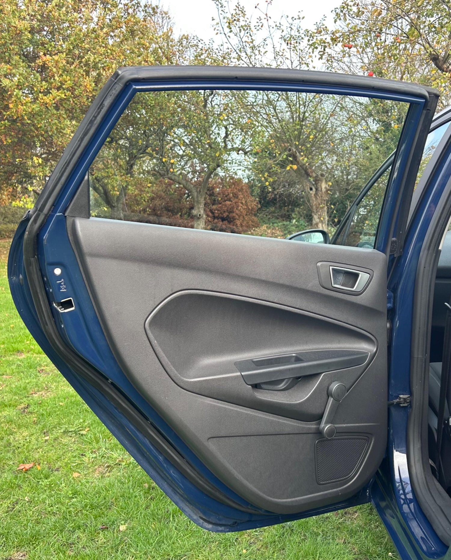 Used Ford Fiesta 2015 for sale - 76549616: Photo 12