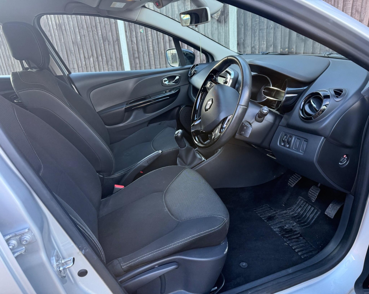 Used Renault Clio 2013 for sale - 77559212: Photo 13