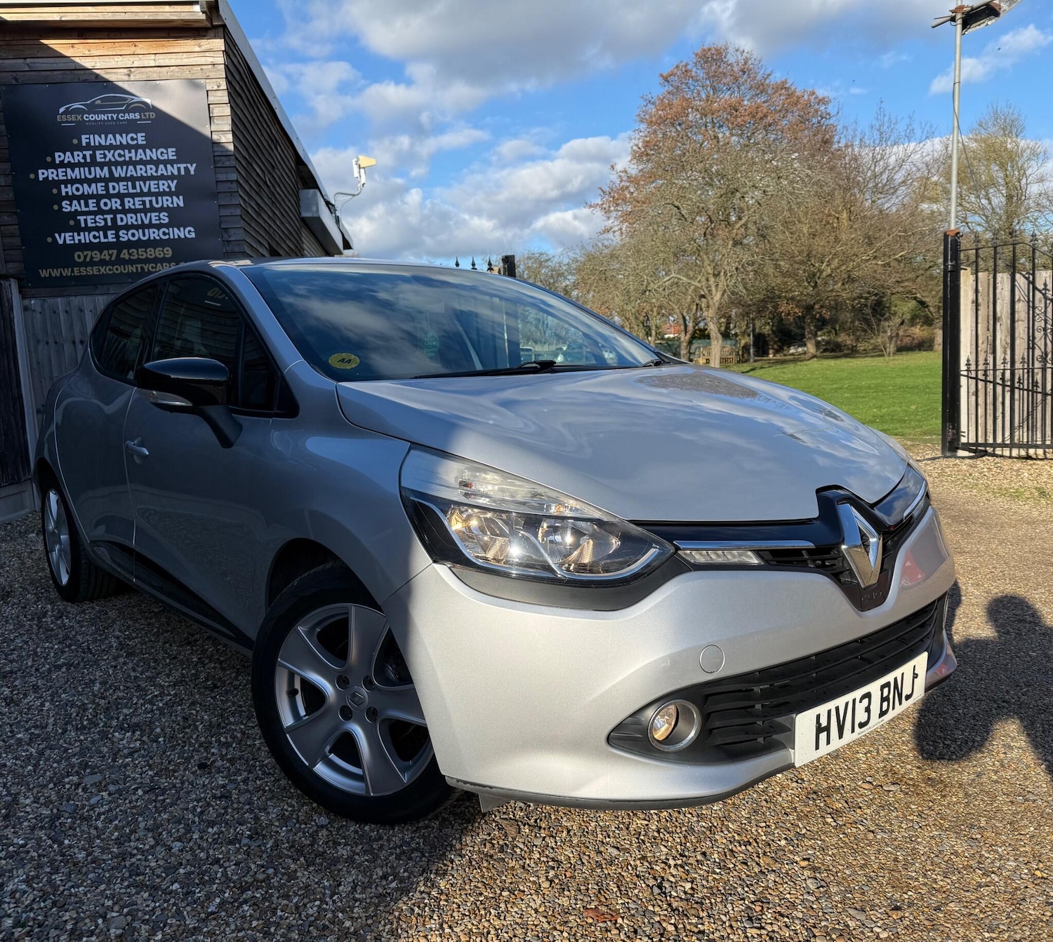 Used Renault Clio 2013 for sale - 77559212: Photo 2