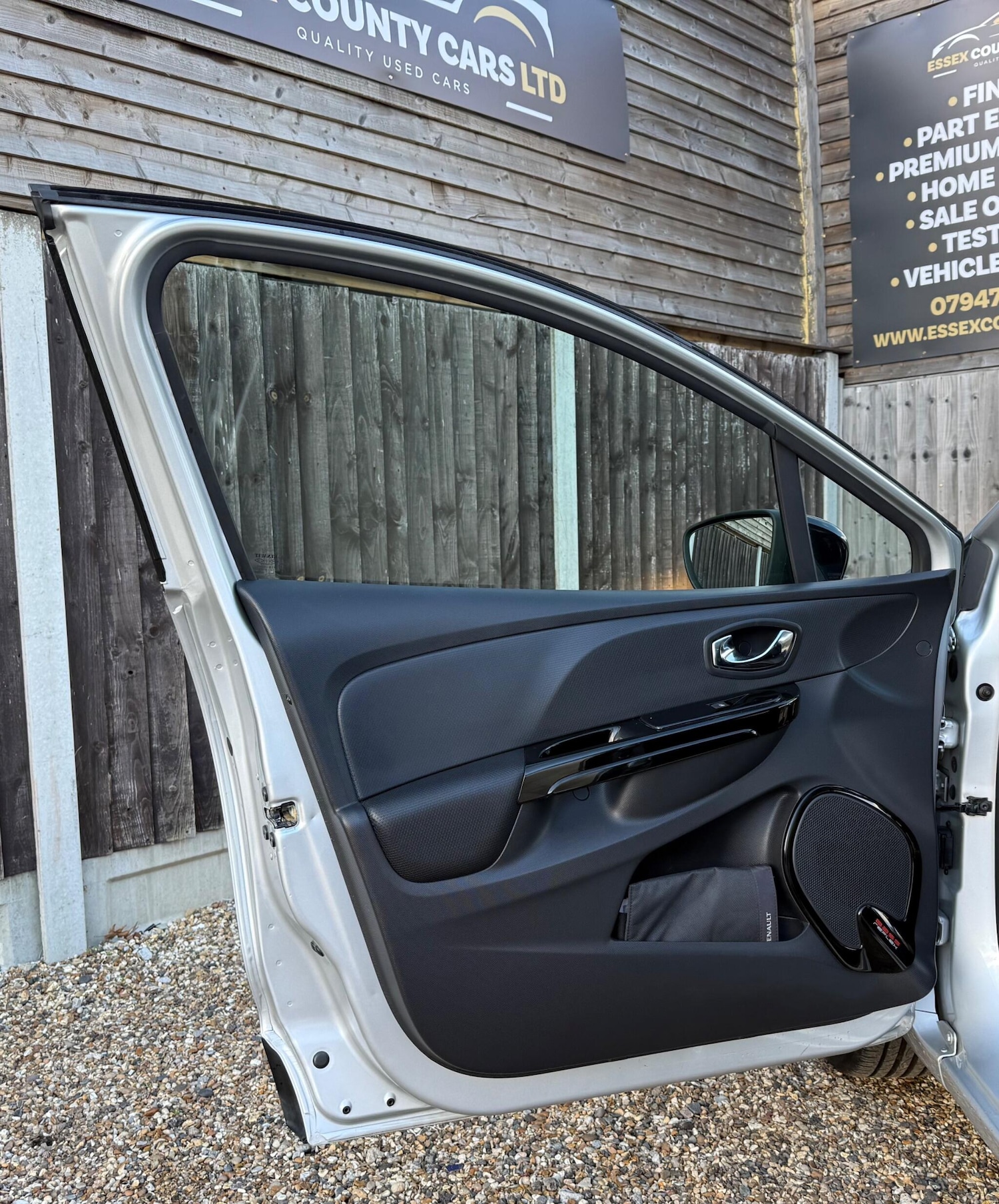 Used Renault Clio 2013 for sale - 77559212: Photo 24