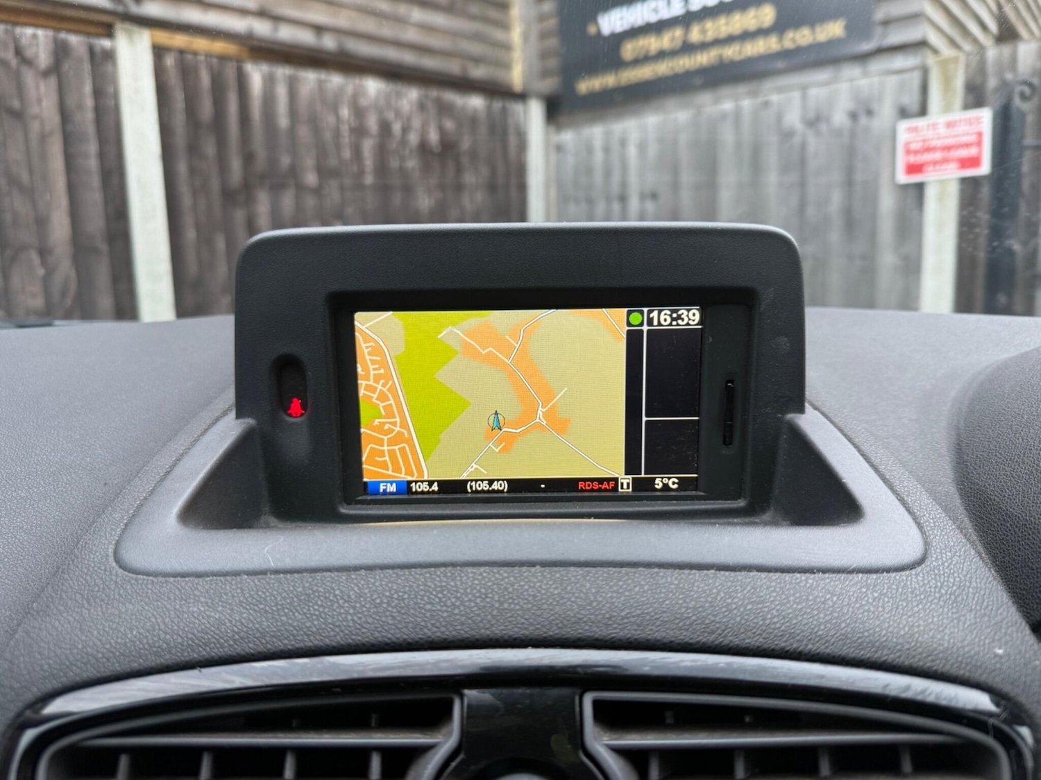 Used Renault Clio 2011 for sale - 77411801: Photo 24